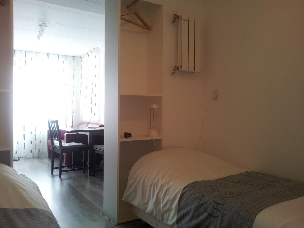 Homestay Bij Aelita Den Burg Zimmer foto